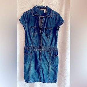 FADED GLORY SHORT SLEEVE DENIM DRESS.